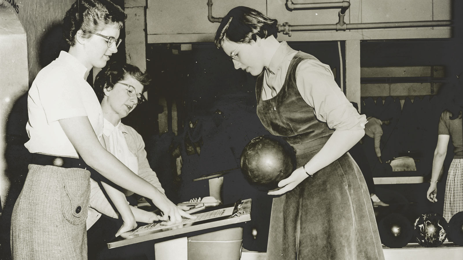 A bowling class in 1955